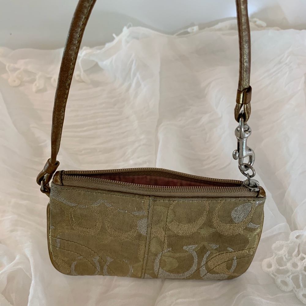COACH GOLDEN TAN WRISTLET - Picture 11 of 15